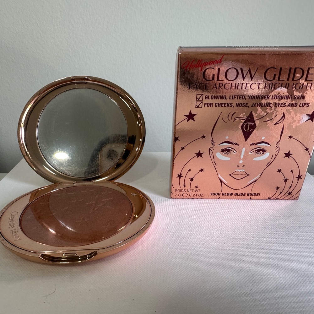 Brand New in Box Charlotte Tilbury Glow Highlighter - Rose Gold Glow
